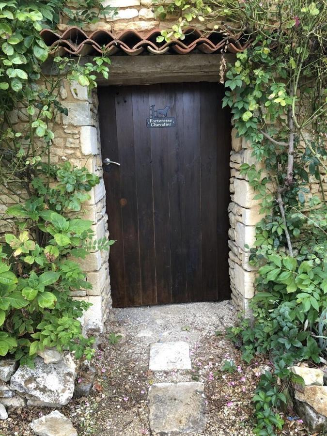 Blacksmiths Cottage In Blanzay - 3 Beds Luaran gambar