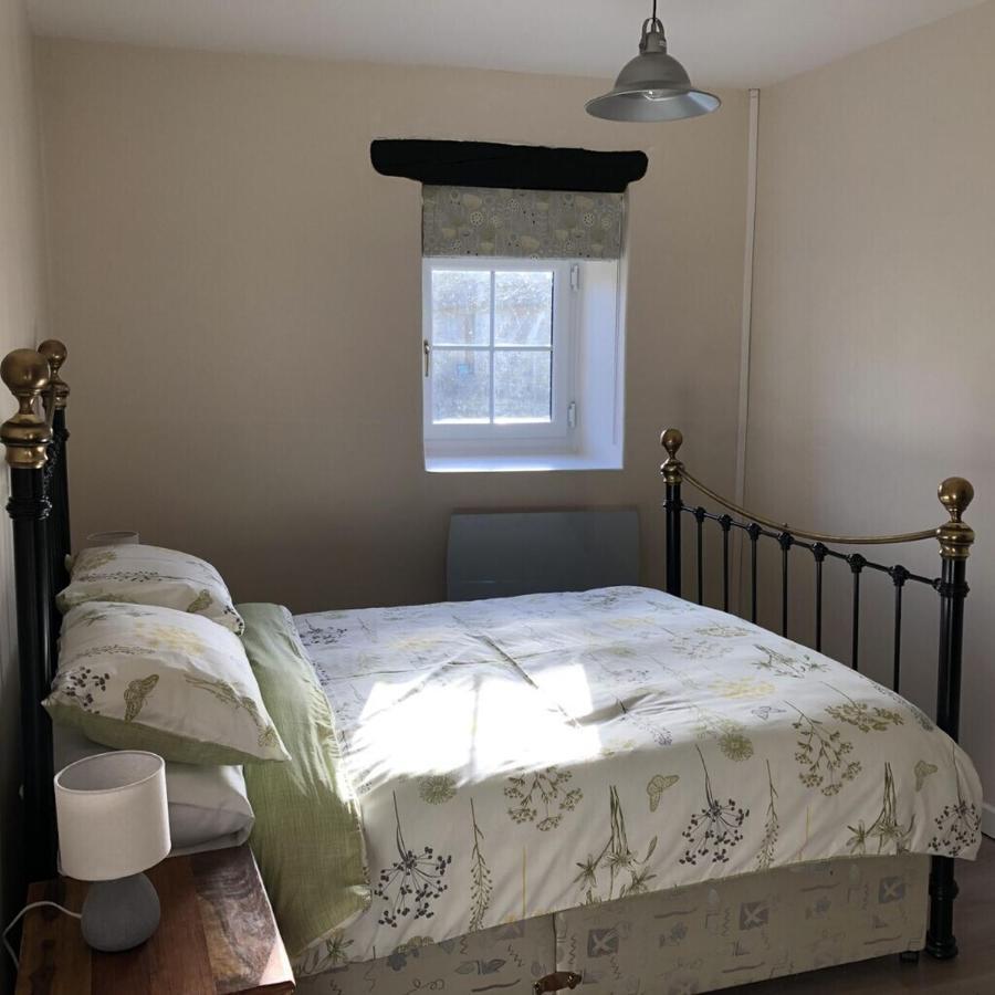 Blacksmiths Cottage In Blanzay - 3 Beds Luaran gambar