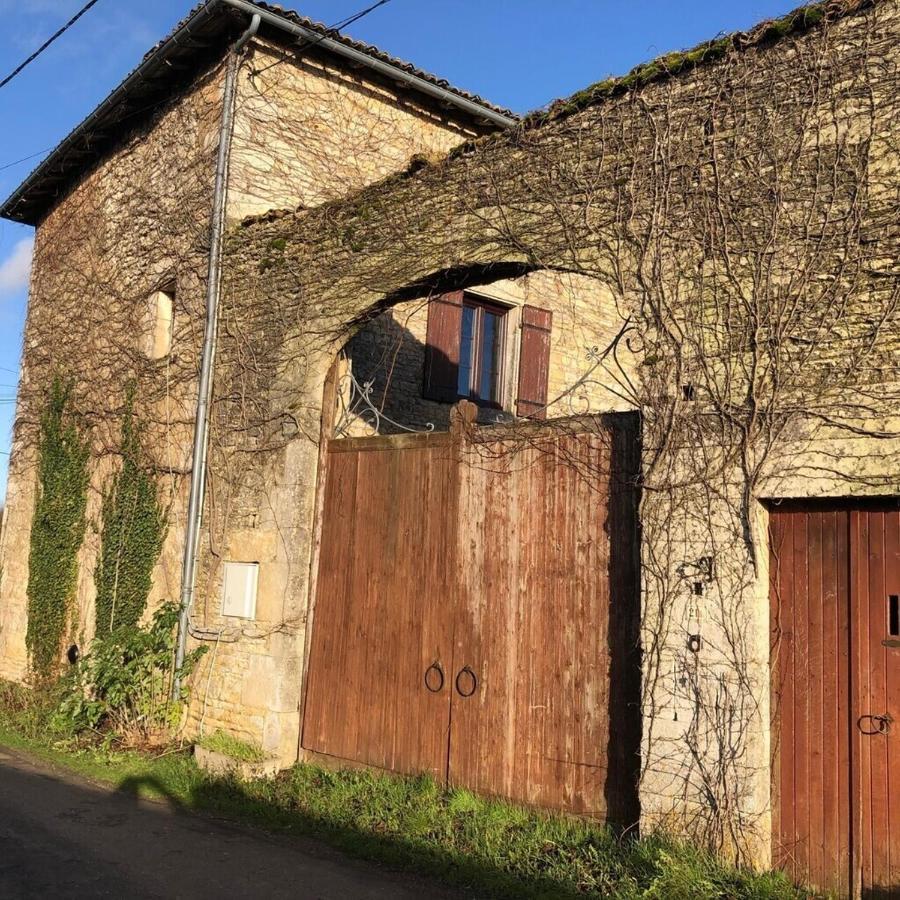 Blacksmiths Cottage In Blanzay - 3 Beds Luaran gambar