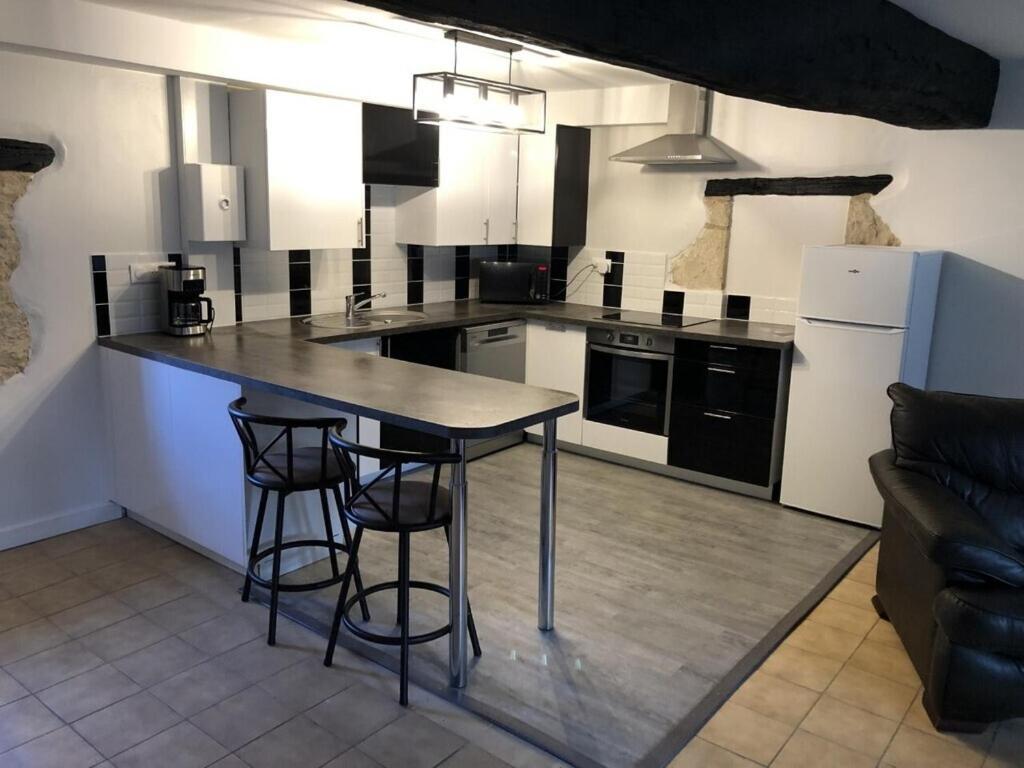 Blacksmiths Cottage In Blanzay - 3 Beds Luaran gambar