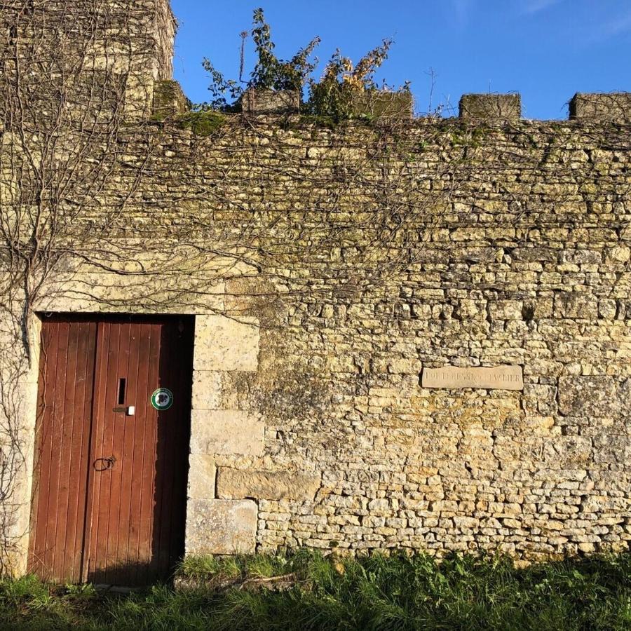 Blacksmiths Cottage In Blanzay - 3 Beds Luaran gambar
