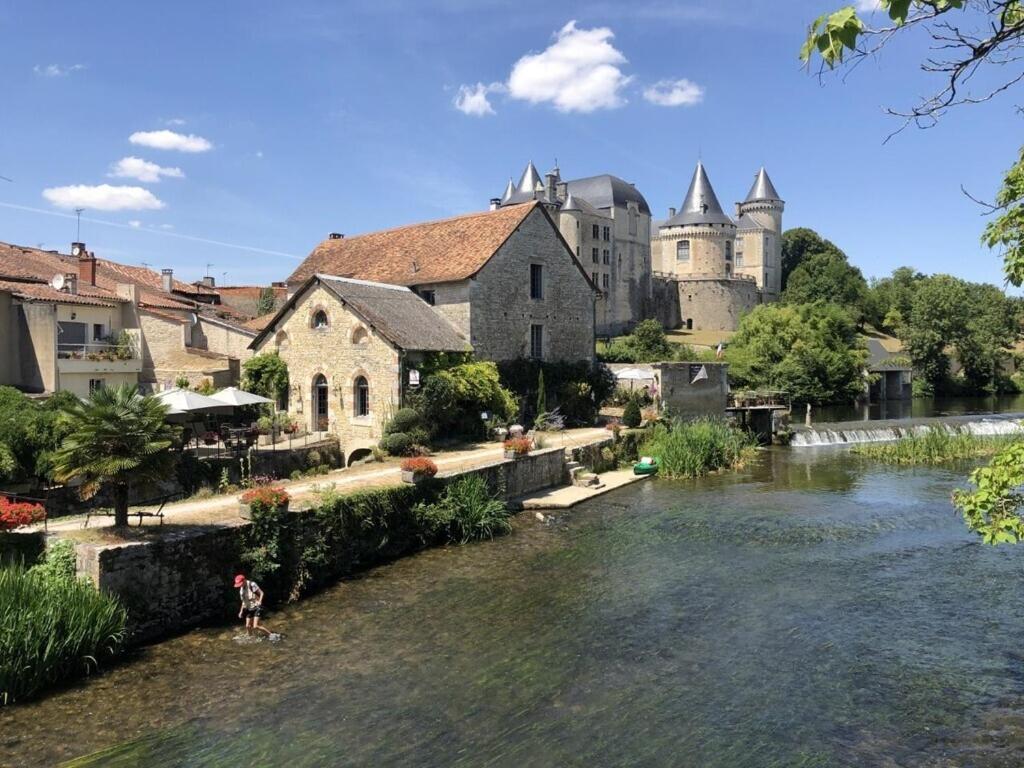 Blacksmiths Cottage In Blanzay - 3 Beds Luaran gambar