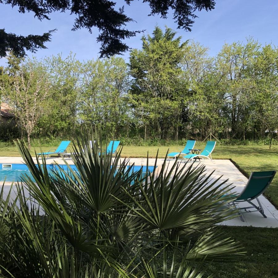Blacksmiths Cottage In Blanzay - 3 Beds Luaran gambar